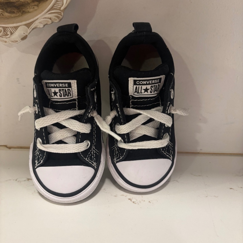 Converse All Star Kids Unisex Size 6 Black Low Top Sneaker